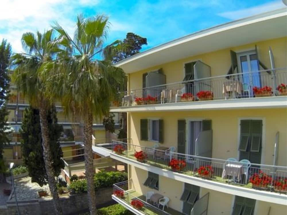 Hotel Paradiso Sanremo Bagian luar foto