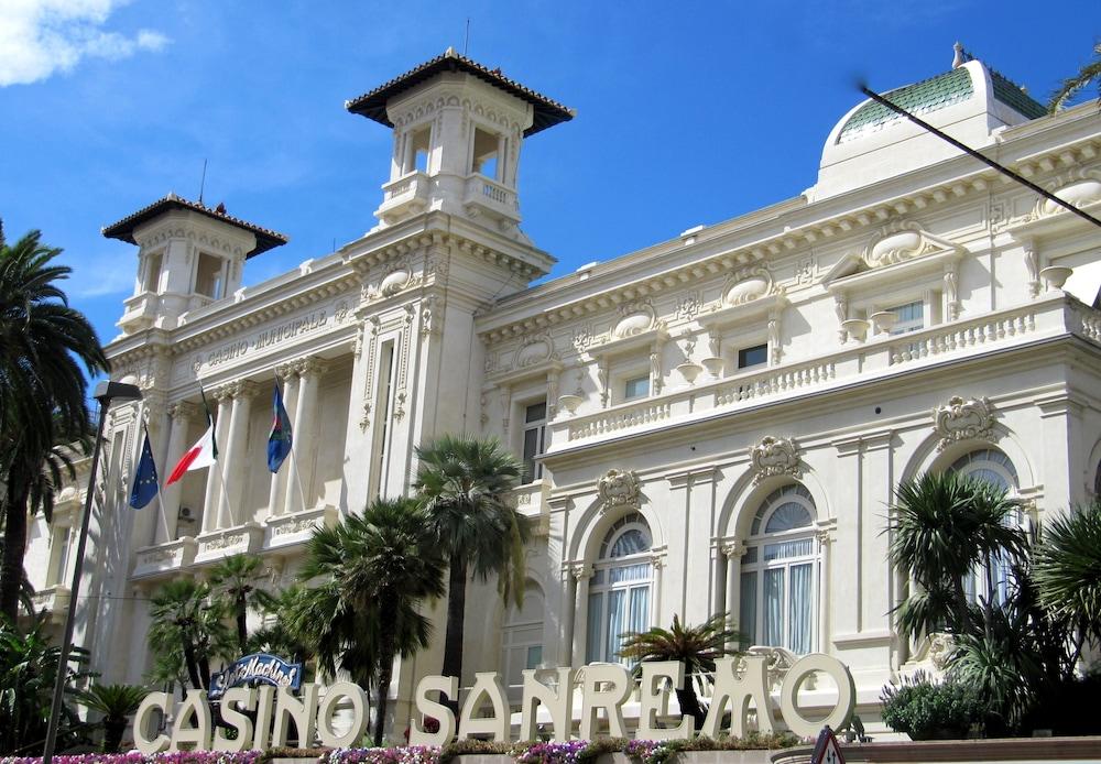 Hotel Paradiso Sanremo Bagian luar foto