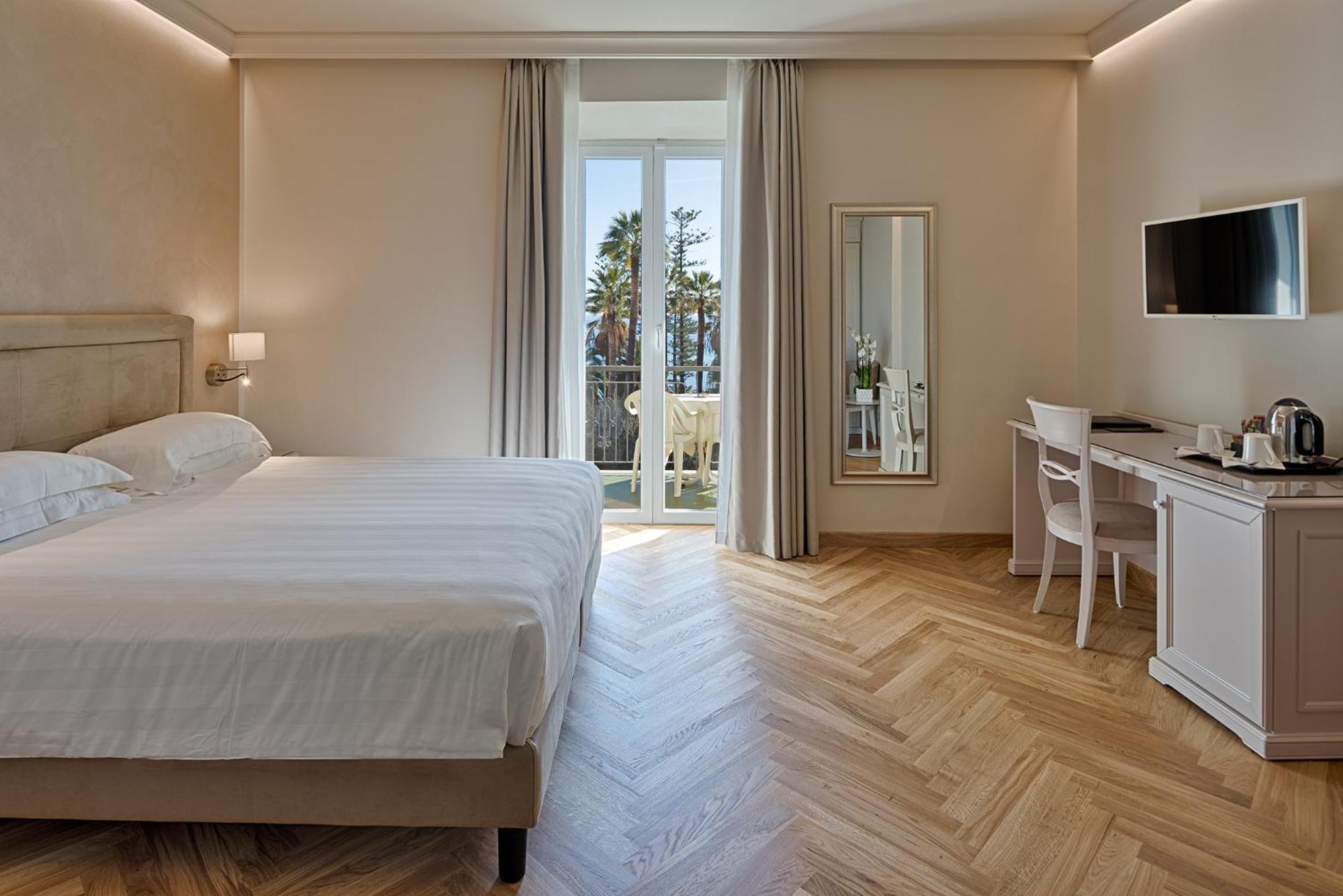 Hotel Paradiso Sanremo Bagian luar foto